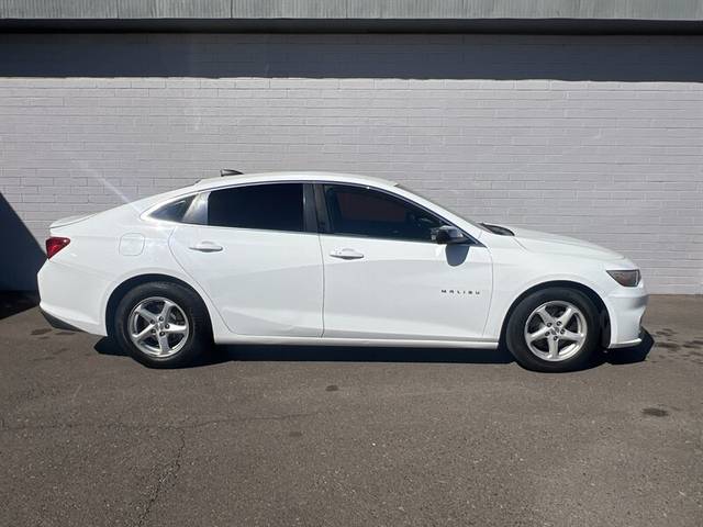 2017 Chevrolet Malibu LS FWD photo