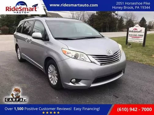 2017 Toyota Sienna XLE Premium FWD photo