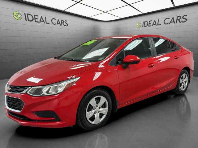 2017 Chevrolet Cruze LS FWD photo