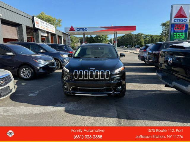 2017 Jeep Cherokee Overland 4WD photo