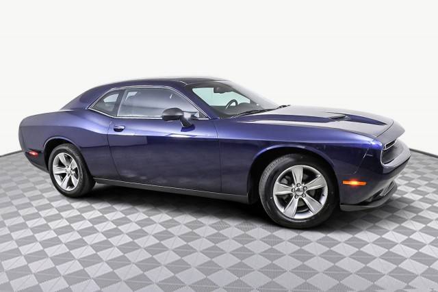 2016 Dodge Challenger SXT RWD photo