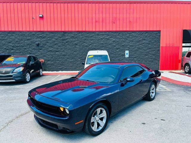 2016 Dodge Challenger SXT RWD photo