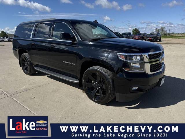 2017 Chevrolet Suburban LT 4WD photo