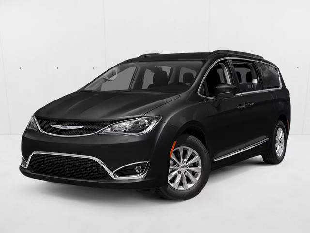 2017 Chrysler Pacifica Minivan Touring-L Plus FWD photo
