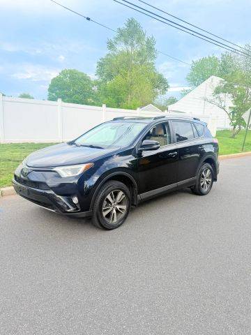 2017 Toyota RAV4 XLE AWD photo