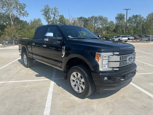 2017 Ford F-250 Super Duty Platinum 4WD photo