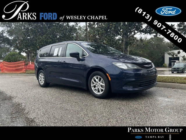 2017 Chrysler Pacifica Minivan LX FWD photo