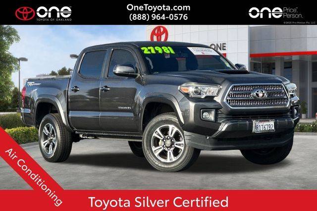 2017 Toyota Tacoma TRD Sport RWD photo
