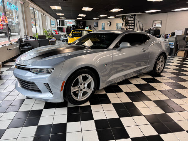 2017 Chevrolet Camaro 2LT RWD photo