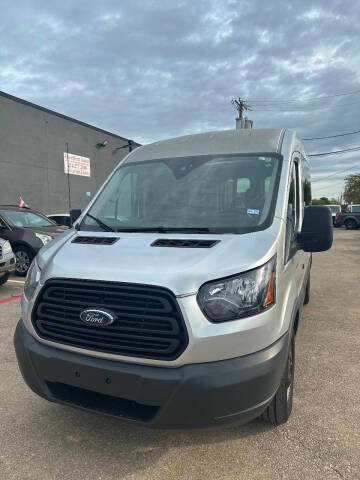 2017 Ford Transit Van  RWD photo