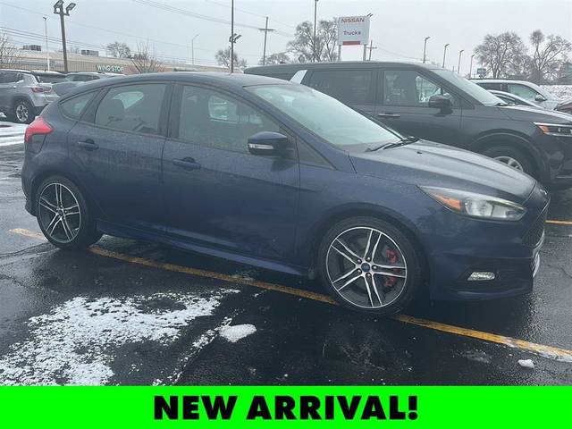 2016 Ford Focus ST FWD photo