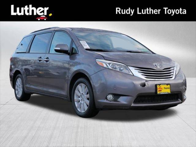 2017 Toyota Sienna Limited Premium AWD photo