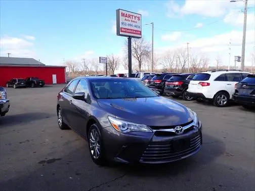2017 Toyota Camry XLE FWD photo