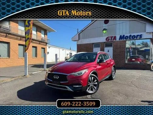 2017 Infiniti QX30 Premium AWD photo