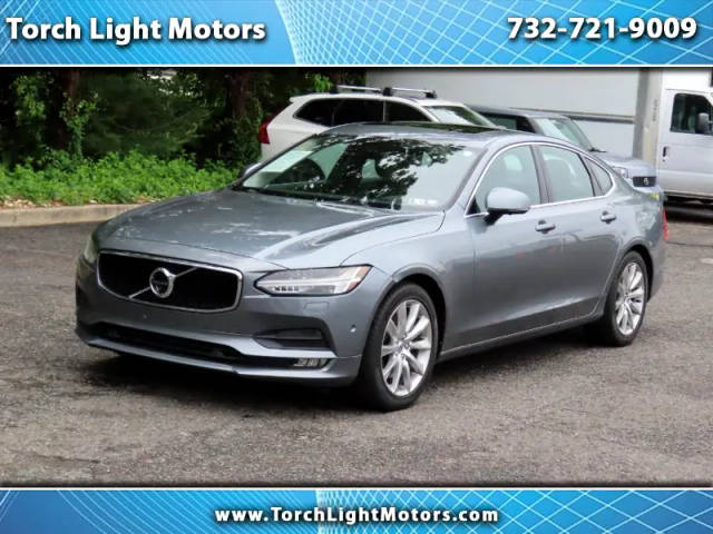 2017 Volvo S90 Momentum AWD photo