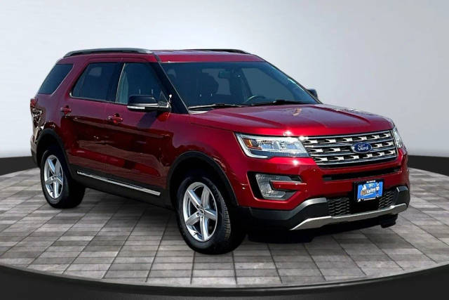 2017 Ford Explorer XLT 4WD photo