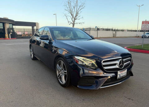 2017 Mercedes-Benz E-Class E 300 Sport RWD photo