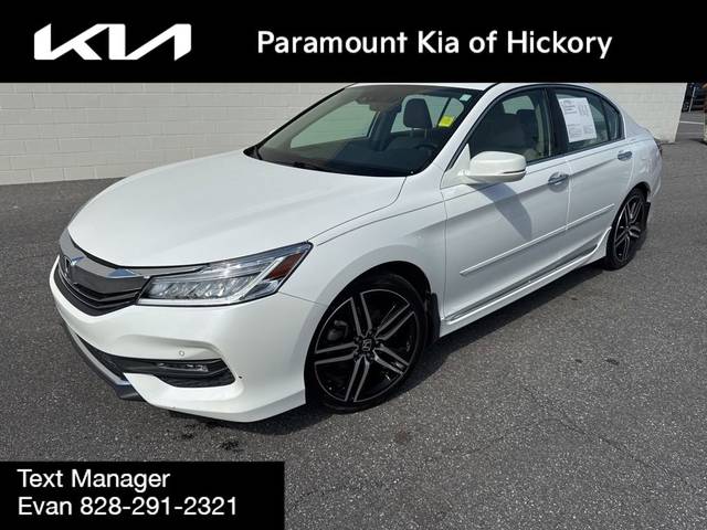 2017 Honda Accord Touring FWD photo