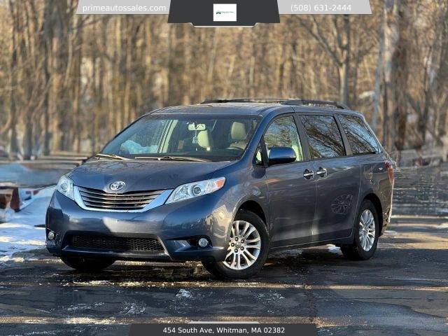 2017 Toyota Sienna XLE FWD photo