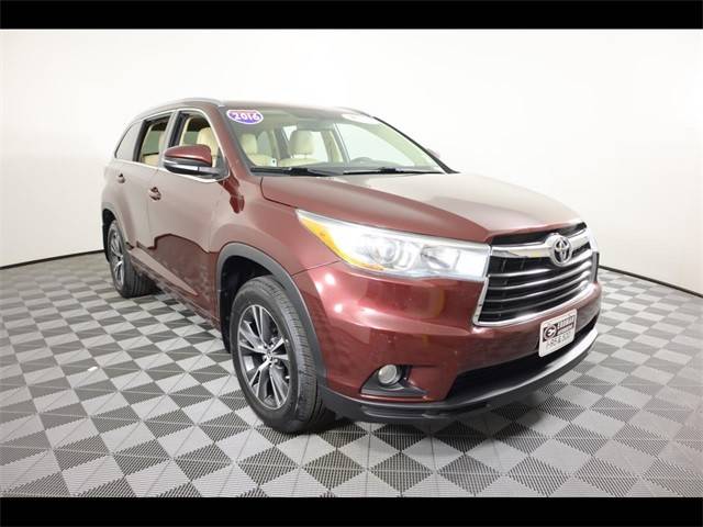 2016 Toyota Highlander XLE AWD photo