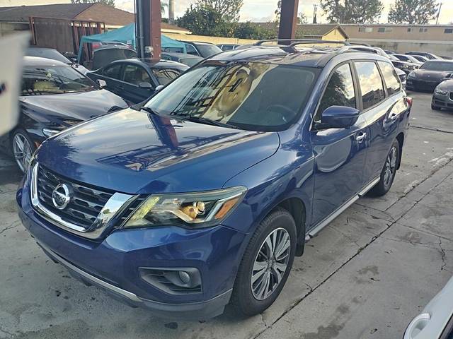 2017 Nissan Pathfinder SL FWD photo