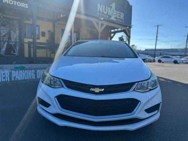 2017 Chevrolet Cruze LS FWD photo