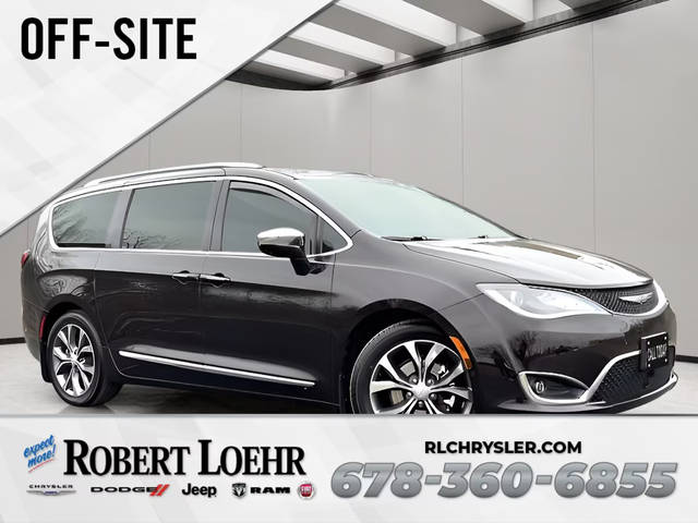 2017 Chrysler Pacifica Minivan Limited FWD photo
