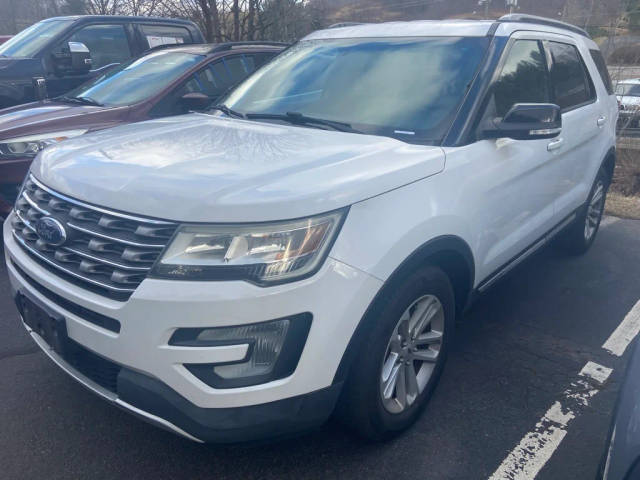 2017 Ford Explorer XLT FWD photo