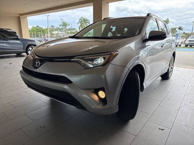 2017 Toyota RAV4 Platinum AWD photo
