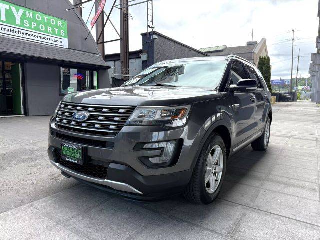 2017 Ford Explorer XLT 4WD photo