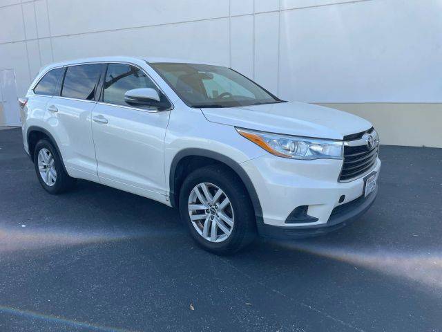 2016 Toyota Highlander LE FWD photo