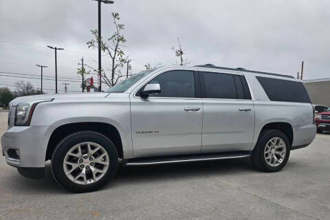 2017 GMC Yukon XL SLT RWD photo