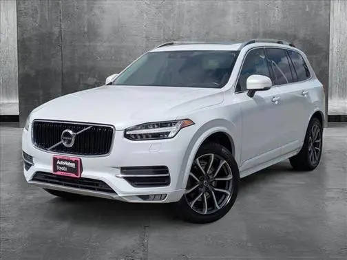 2017 Volvo XC90 Momentum AWD photo