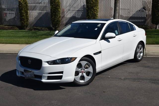 2017 Jaguar XE 25t RWD photo