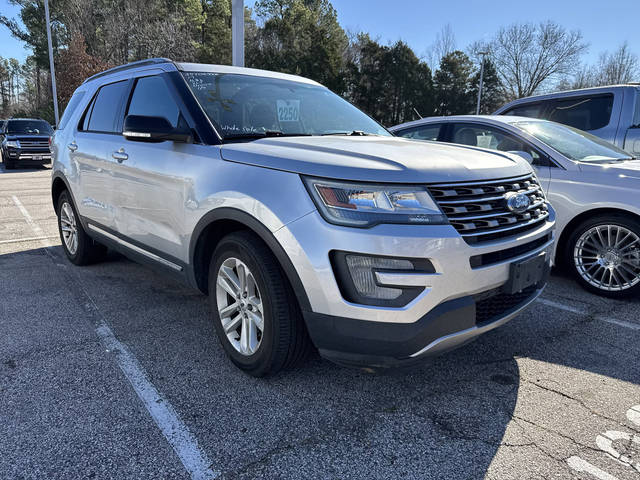 2017 Ford Explorer XLT FWD photo
