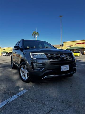 2017 Ford Explorer XLT 4WD photo