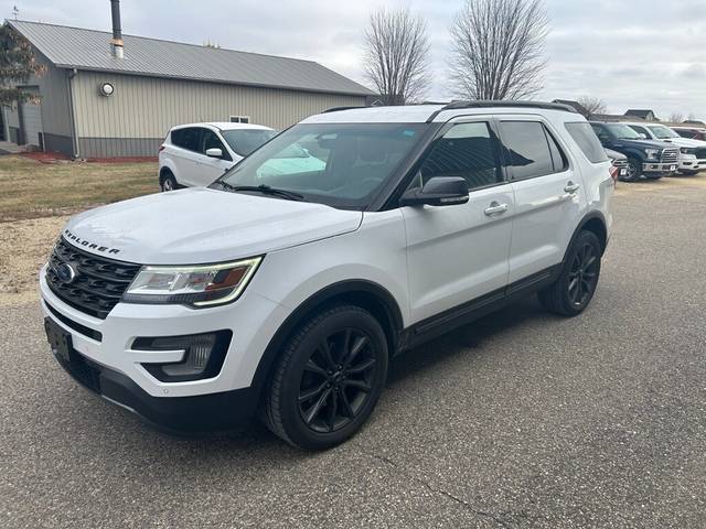 2017 Ford Explorer XLT 4WD photo