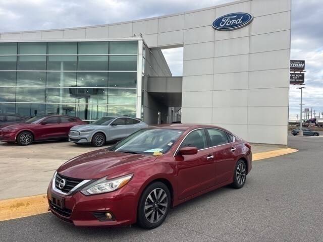 2017 Nissan Altima 2.5 SV FWD photo