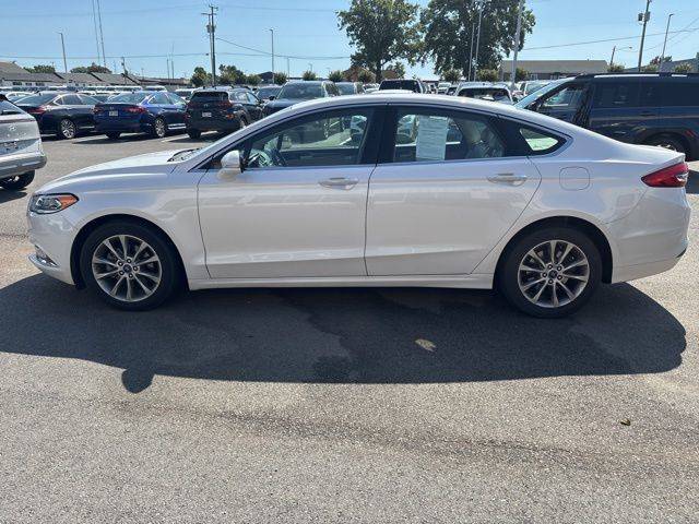 2017 Ford Fusion SE FWD photo