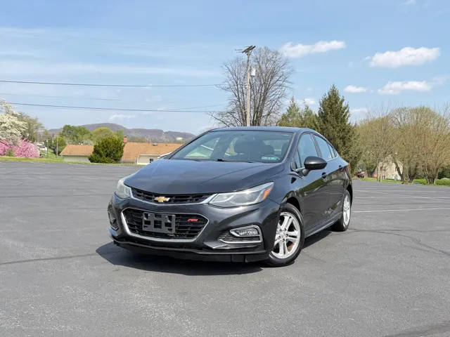 2017 Chevrolet Cruze LT FWD photo