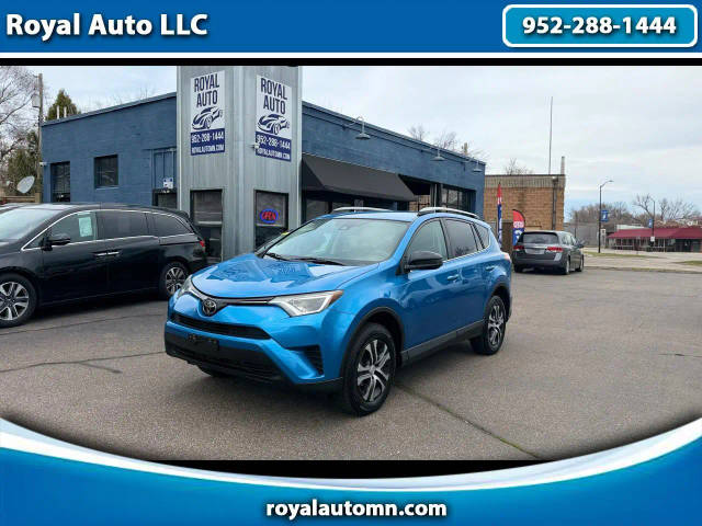 2017 Toyota RAV4 LE AWD photo