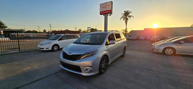 2017 Toyota Sienna SE Premium FWD photo