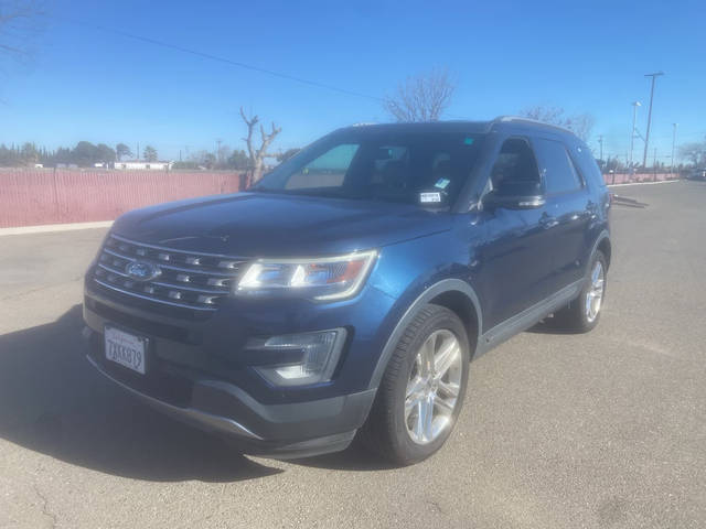 2017 Ford Explorer XLT 4WD photo