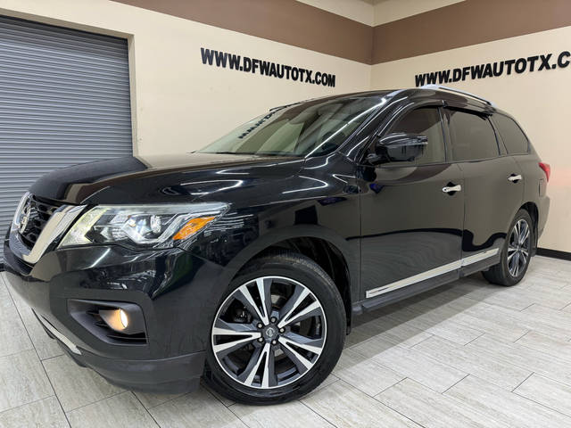 2017 Nissan Pathfinder Platinum FWD photo