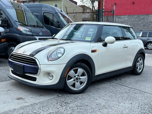 2016 MINI Hardtop 2 Door  FWD photo