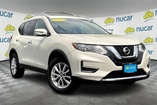 2017 Nissan Rogue SV AWD photo