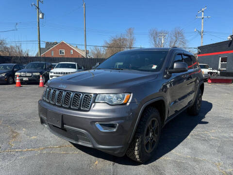 2017 Jeep Grand Cherokee Laredo 4WD photo