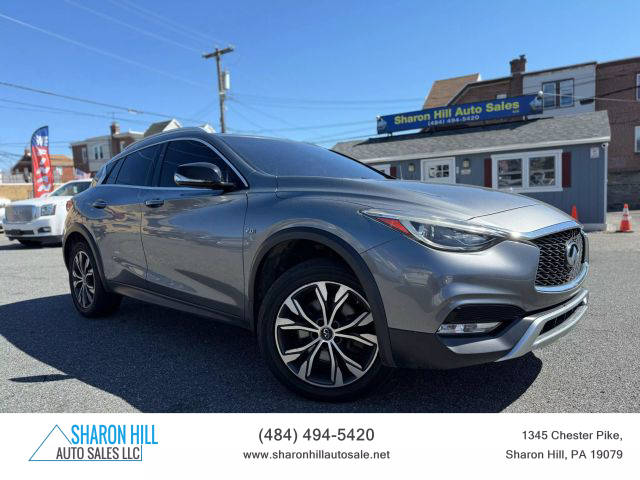 2017 Infiniti QX30 Premium AWD photo