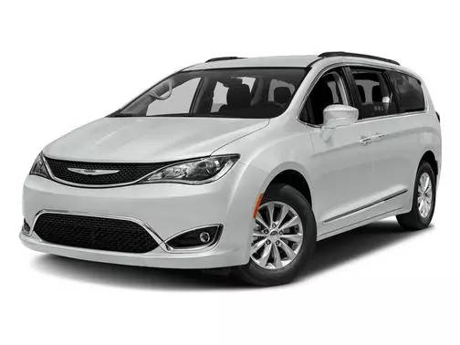 2017 Chrysler Pacifica Minivan Touring-L Plus FWD photo