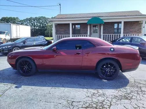 2017 Dodge Challenger SXT RWD photo